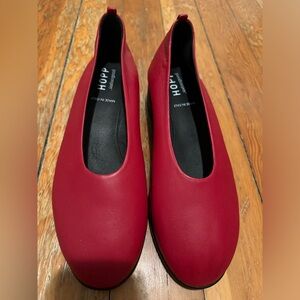 NWOT Hopp Studios IO Slipper Claret Nappa